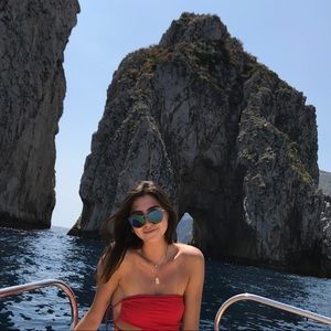 Meet your Posher, Kaya